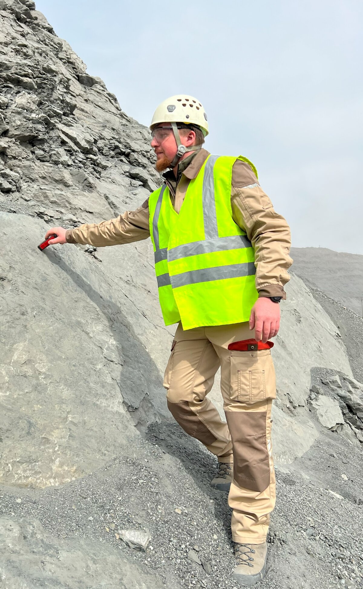 Joint Explorer orientation measurement on a pit slope